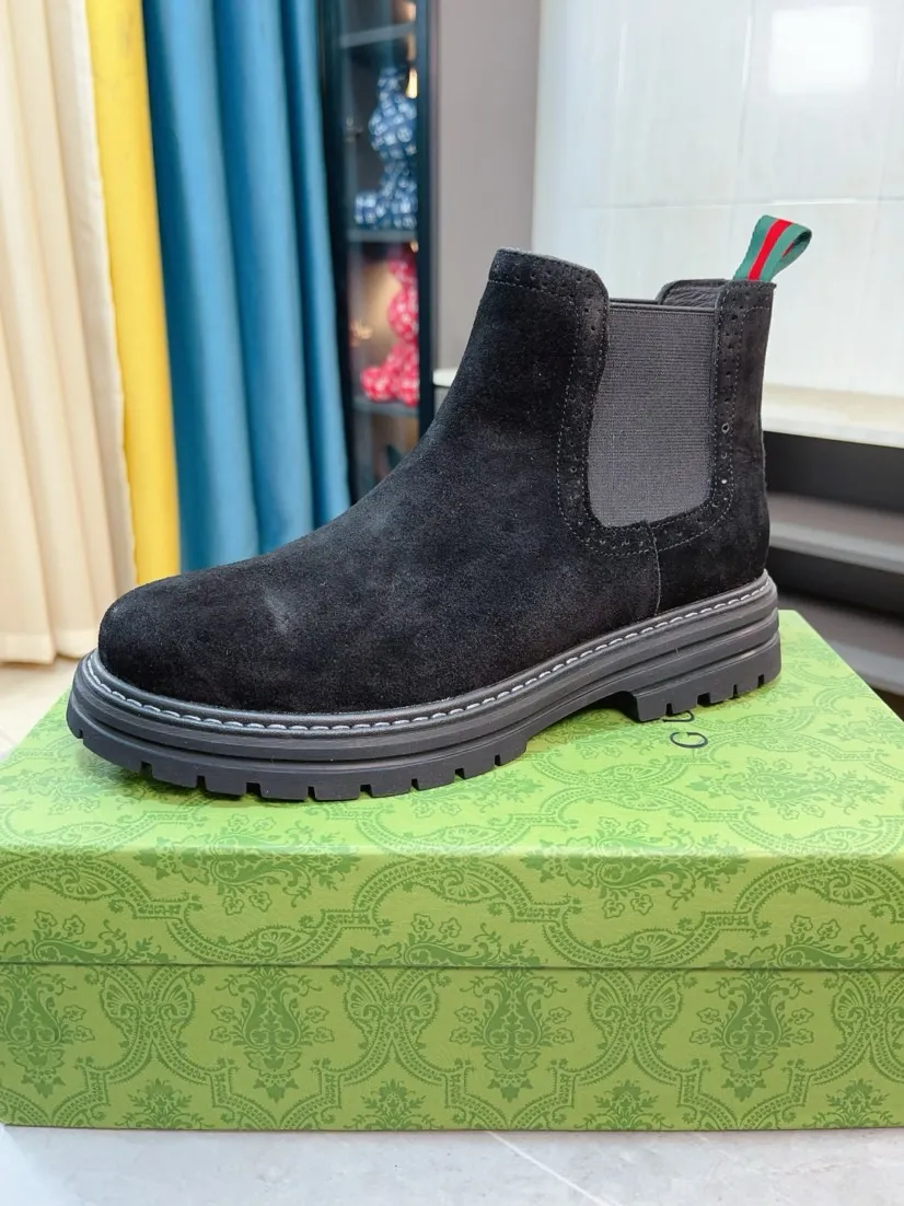Men's shoes 💰540🌸🌸 (GUCCI) [cow lining plus velvet optional] [can be made without standard] New product Martin boots imported from Canada with full top layer high mercerized frosted fabric, punched using 3D digital technology, high-end and classy, ​​versatile to wear, full of three-dimensionality, close pictures will make you obsessed with the leather. You can't extricate yourself ~ the best on the market.          Fabric: Cowhide/Embossed Lining: Cowhide.          Please make a note when placing an order, sizes: 38-44 (37, 45, 46 can be customized and cannot be returned or exchanged) 5 colors available; black, gray, khaki, coffee, and earthy yellow